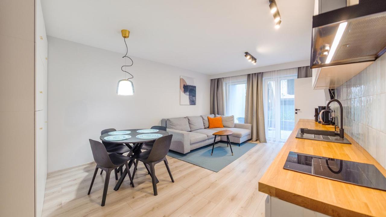 Apartamenty Sun & Snow Baltic Apartments Z Basenem โปเบียโรโว ภายนอก รูปภาพ