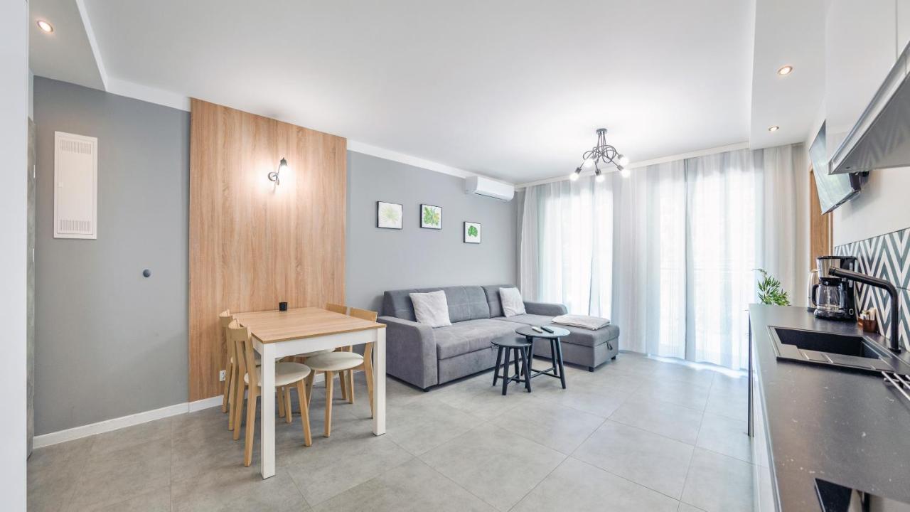 Apartamenty Sun & Snow Baltic Apartments Z Basenem โปเบียโรโว ภายนอก รูปภาพ